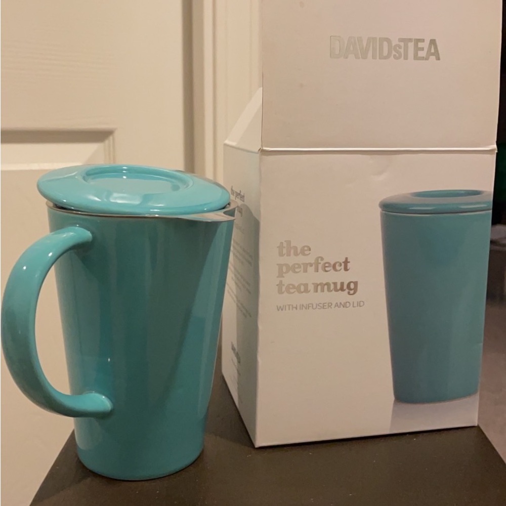 David’s Tea mug with strainer and straws